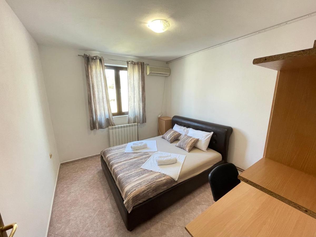 Apartments Radosevic Ulcinj Bagian luar foto